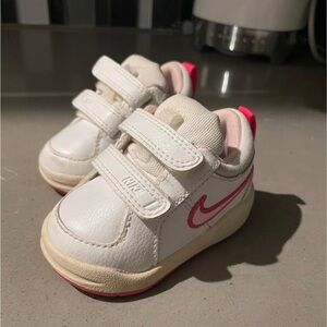 Nike Baby Girl / Infant Pink / White Sneakers - Size 2C
